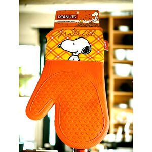 Snoopy Peanuts Fall Grateful Orange Yellow Silicone Oven Mitt New With Tags
